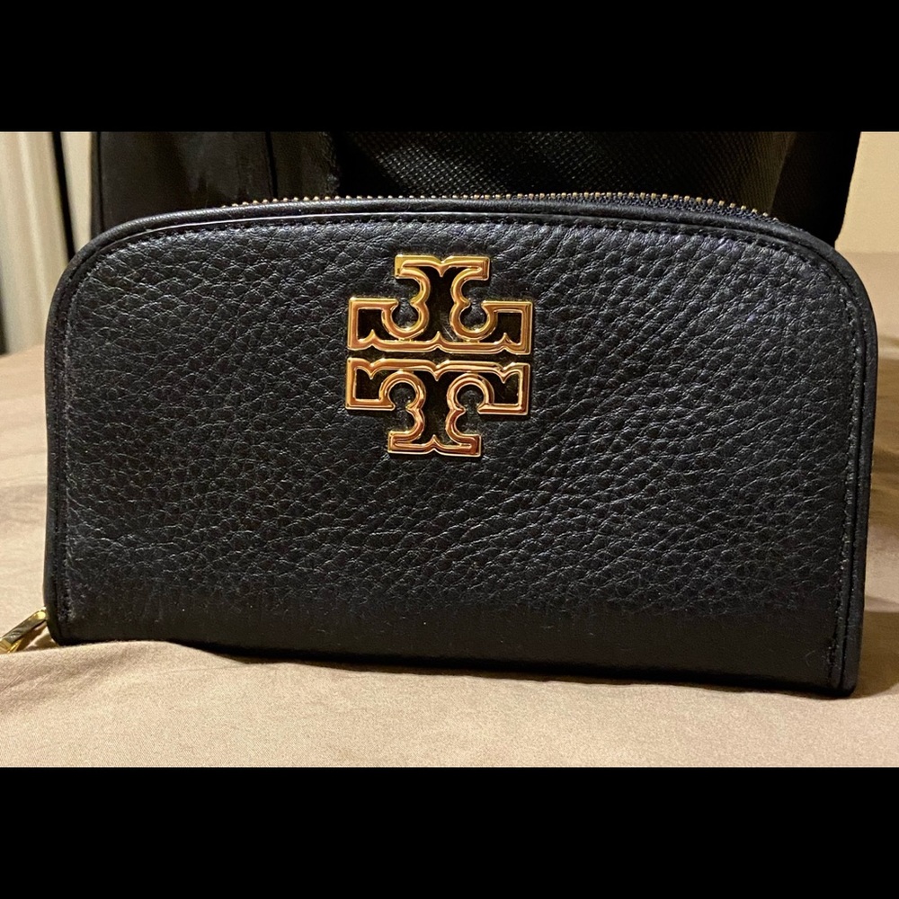 Tory Burch wallet